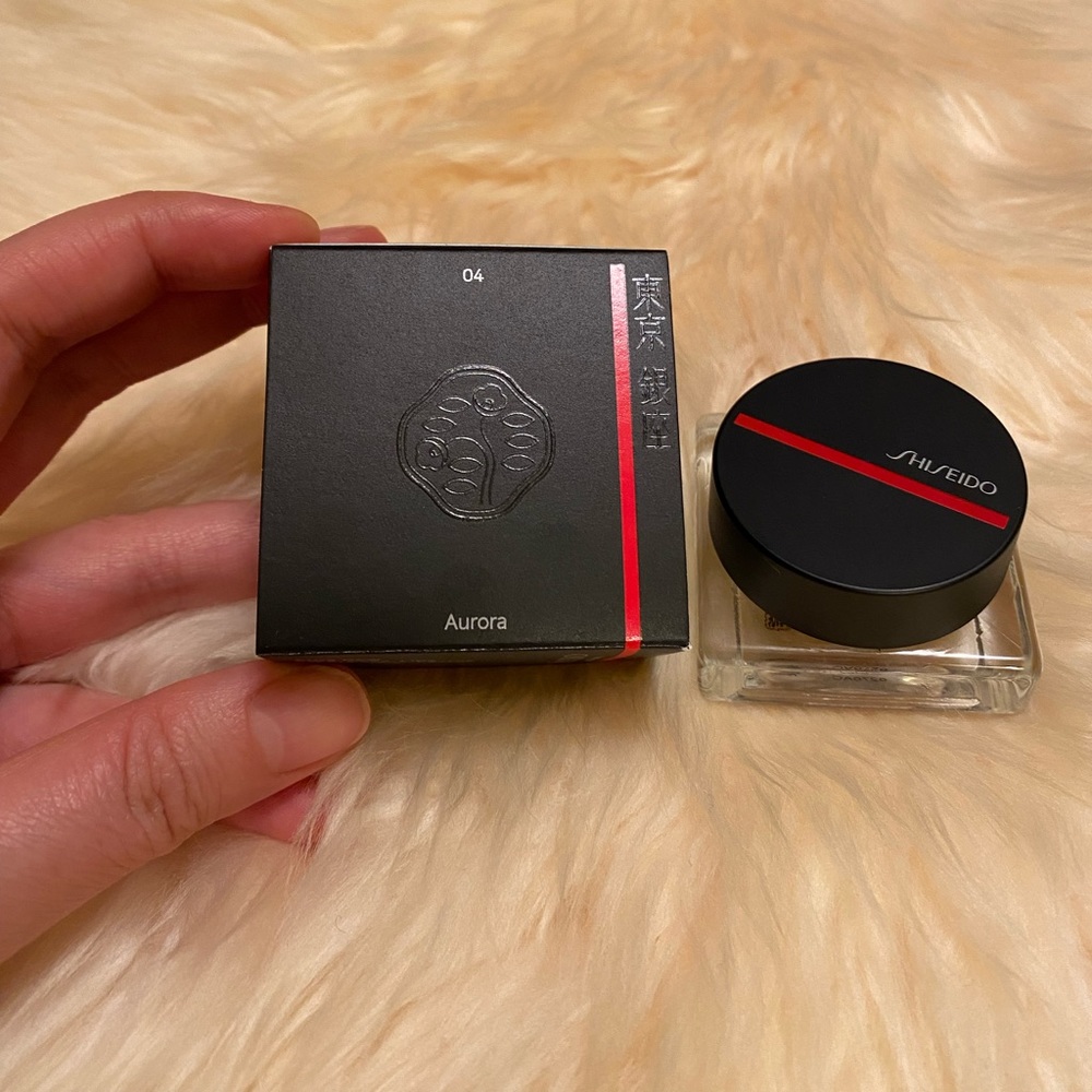 Shiseido Aura Dew highlight the face, eyes, or lips 4.8g full size